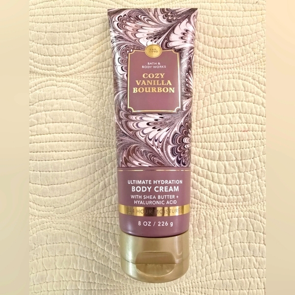New Bath and Body Works Cozy Vanilla Bourbon Body Cream - Picture 1 of 3